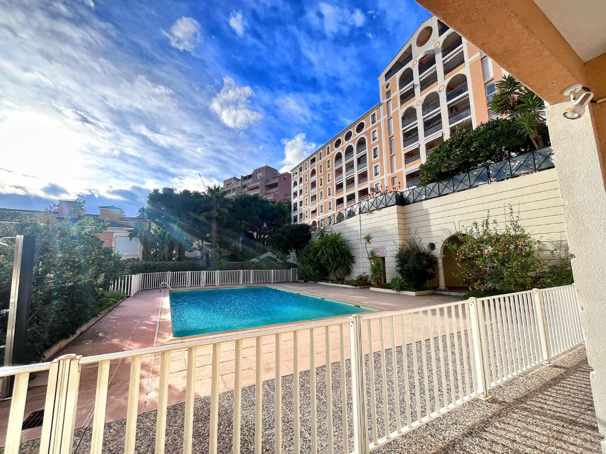 Direct Monaco Studio Devant Piscine Beausoleil Exteriér fotografie
